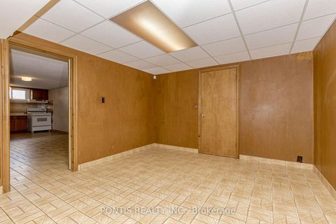 Photo 42 at 27 DIANA Drive, CFB, Toronto