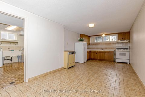 Photo 48 at 27 DIANA Drive, CFB, Toronto