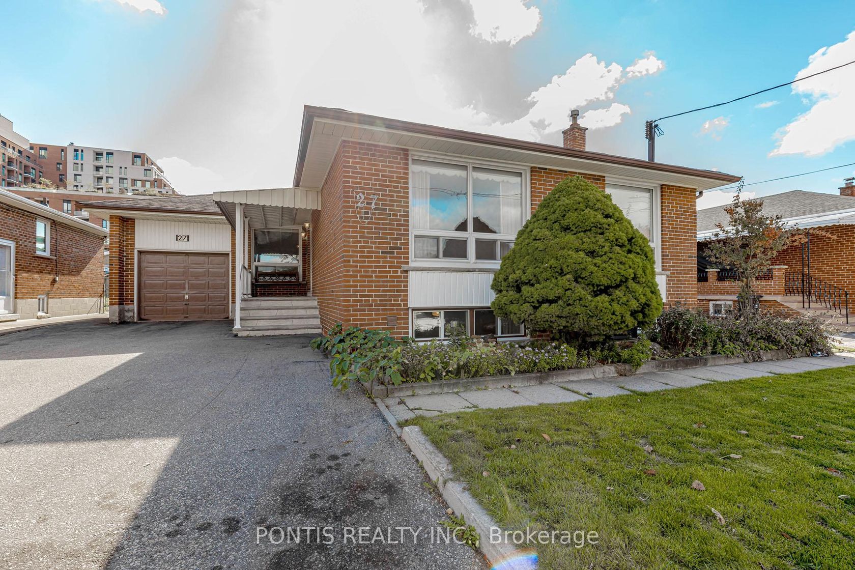 27 DIANA Drive, CFB, Toronto 