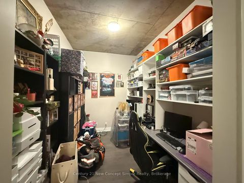 Photo 2 at 305 - 399 Adelaide Street W, Waterfront Communities C1, Toronto