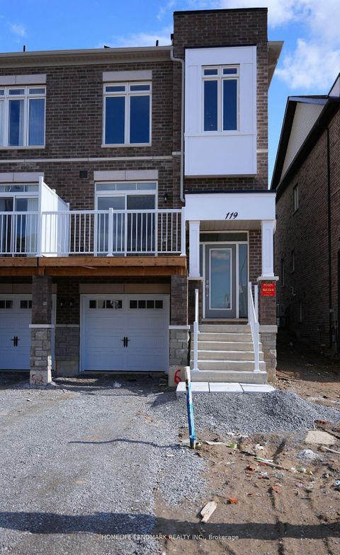 Photo 3 at 119 Seguin Street, Oak Ridges, Richmond Hill