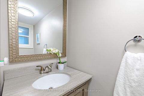 Photo 10 at 7 Steepleview Crescent, North Richvale, Richmond Hill