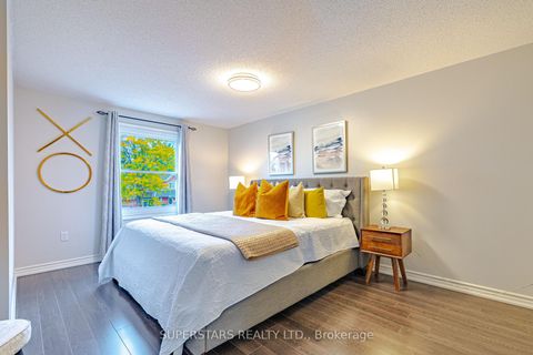 Photo 18 at 7 Steepleview Crescent, North Richvale, Richmond Hill