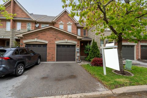 Photo 1 at 17 - 15 Pottery Place, East Woodbridge, Vaughan