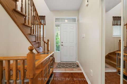 Photo 5 at 17 - 15 Pottery Place, East Woodbridge, Vaughan