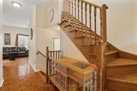 Photo 6 at 17 - 15 Pottery Place, East Woodbridge, Vaughan