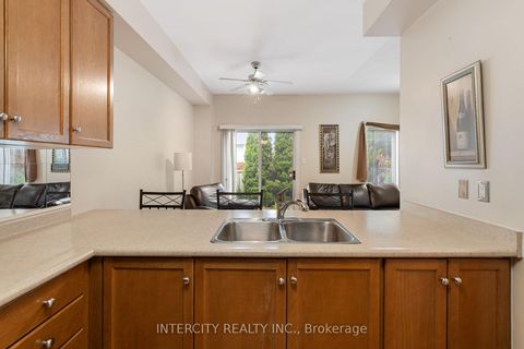 Photo 12 at 17 - 15 Pottery Place, East Woodbridge, Vaughan