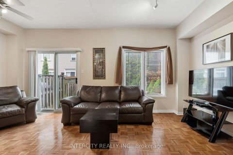 Photo 16 at 17 - 15 Pottery Place, East Woodbridge, Vaughan