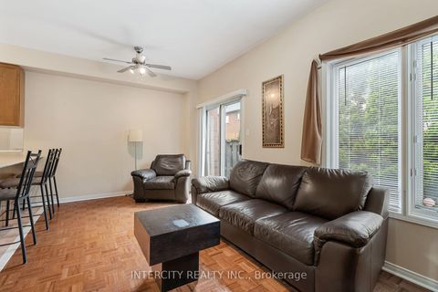 Photo 17 at 17 - 15 Pottery Place, East Woodbridge, Vaughan