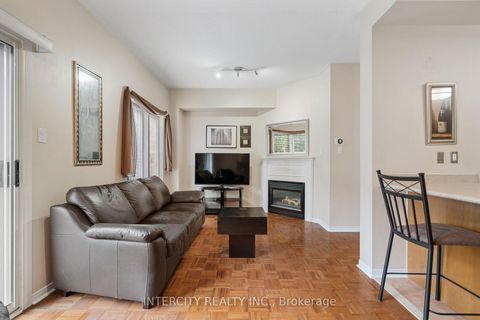 Photo 20 at 17 - 15 Pottery Place, East Woodbridge, Vaughan