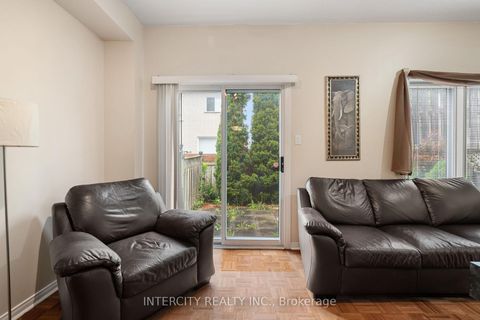 Photo 21 at 17 - 15 Pottery Place, East Woodbridge, Vaughan