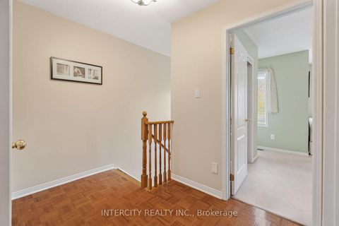 Photo 22 at 17 - 15 Pottery Place, East Woodbridge, Vaughan