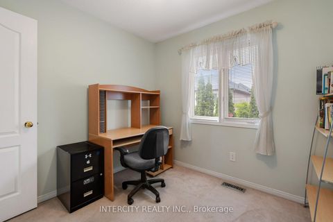 Photo 26 at 17 - 15 Pottery Place, East Woodbridge, Vaughan