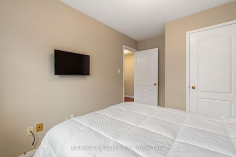 Photo 28 at 17 - 15 Pottery Place, East Woodbridge, Vaughan