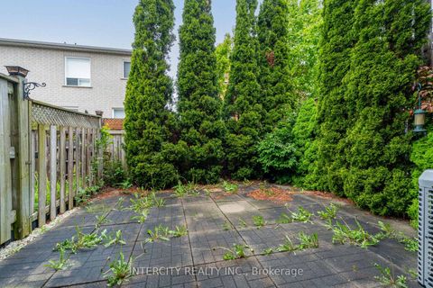 Photo 39 at 17 - 15 Pottery Place, East Woodbridge, Vaughan