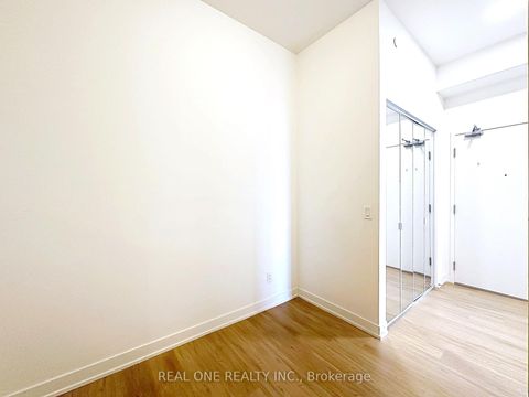 Photo 4 at 817 - 10 Deerlick Court, Donalda, Toronto