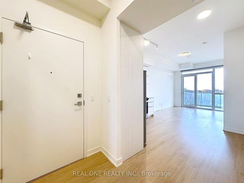 Photo 7 at 817 - 10 Deerlick Court, Donalda, Toronto