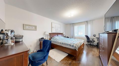Photo 18 at 27 Givon Street, Patterson, Vaughan