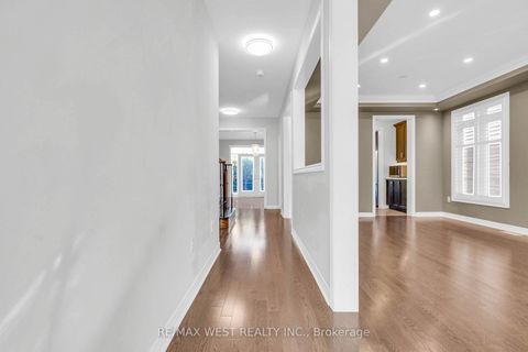 Photo 6 at 198 Jessie Caverhill Pass, GO Glenorchy, Oakville