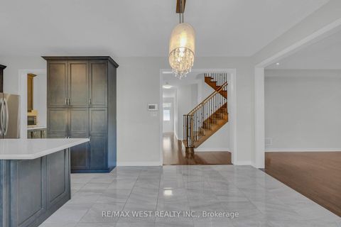 Photo 11 at 198 Jessie Caverhill Pass, GO Glenorchy, Oakville