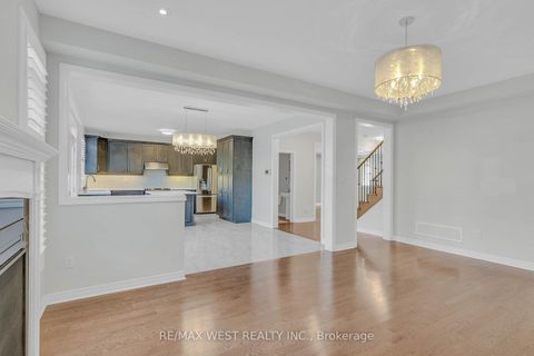 Photo 14 at 198 Jessie Caverhill Pass, GO Glenorchy, Oakville