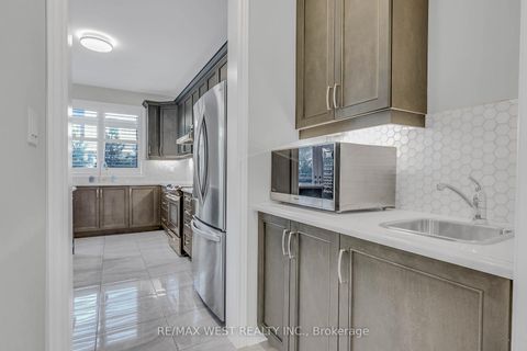 Photo 20 at 198 Jessie Caverhill Pass, GO Glenorchy, Oakville