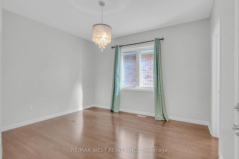 Photo 30 at 198 Jessie Caverhill Pass, GO Glenorchy, Oakville