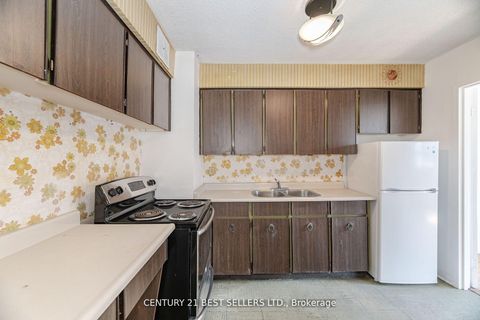 Photo 7 at 306 - 151 La Rose Avenue, Humber Heights, Toronto