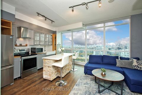 Photo 2 at 3211 - 215 Fort York Boulevard, Niagara, Toronto