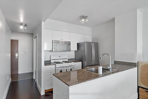 Photo 2 at 4311 - 35 Mariner Terrace, Waterfront Communities C1, Toronto