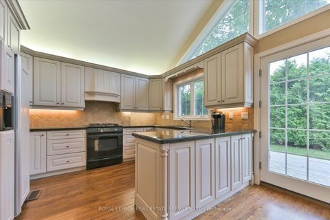 Photo 10 at 62 Princess Margaret Boulevard, Rosethorn, Toronto