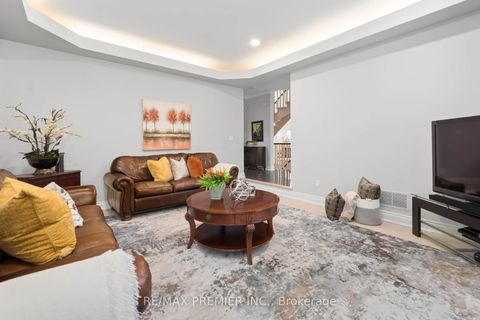 Photo 16 at 90 Shamrock Crescent, Islington Woods, Vaughan