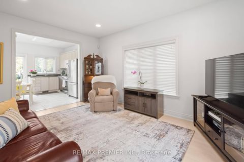 Photo 17 at 90 Shamrock Crescent, Islington Woods, Vaughan