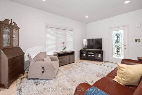 Photo 18 at 90 Shamrock Crescent, Islington Woods, Vaughan