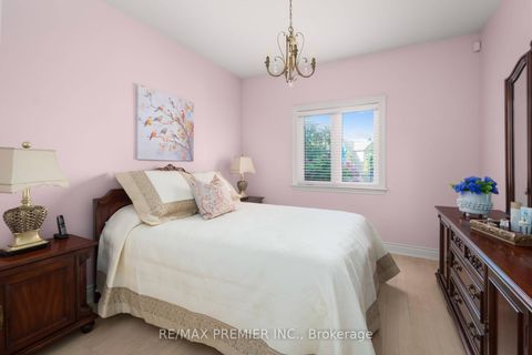 Photo 22 at 90 Shamrock Crescent, Islington Woods, Vaughan