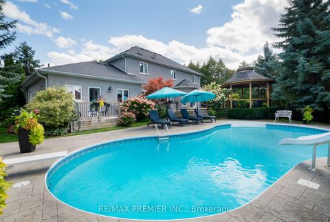 Photo 37 at 90 Shamrock Crescent, Islington Woods, Vaughan