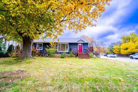 Photo 1 at 243 Ruggles Avenue, Harding, Richmond Hill