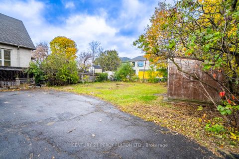 Photo 4 at 243 Ruggles Avenue, Harding, Richmond Hill