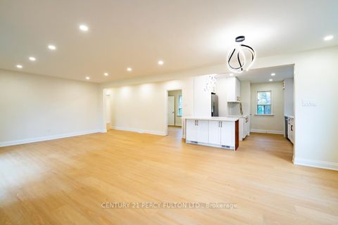 Photo 5 at 243 Ruggles Avenue, Harding, Richmond Hill