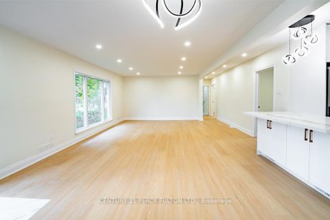 Photo 6 at 243 Ruggles Avenue, Harding, Richmond Hill