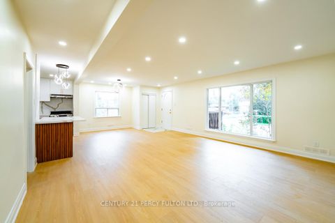 Photo 8 at 243 Ruggles Avenue, Harding, Richmond Hill