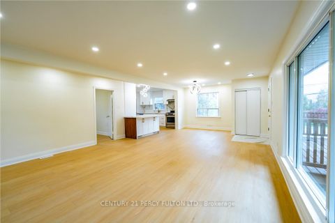 Photo 10 at 243 Ruggles Avenue, Harding, Richmond Hill