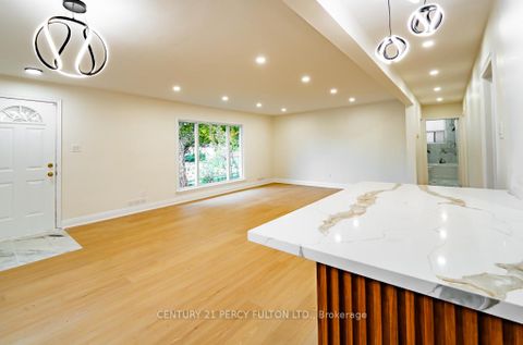 Photo 16 at 243 Ruggles Avenue, Harding, Richmond Hill