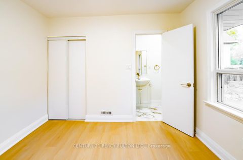 Photo 18 at 243 Ruggles Avenue, Harding, Richmond Hill