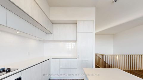 Photo 16 at PH915 - 6 David Eyer Road, Rural Richmond Hill, Richmond Hill