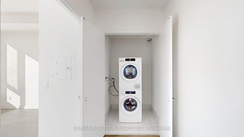 Photo 26 at PH915 - 6 David Eyer Road, Rural Richmond Hill, Richmond Hill