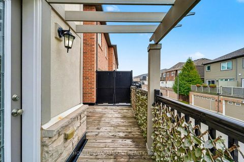 Photo 8 at 370 Timberland Gate, GO Glenorchy, Oakville