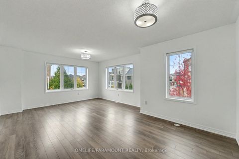 Photo 9 at 370 Timberland Gate, GO Glenorchy, Oakville