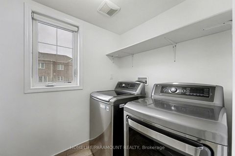 Photo 22 at 370 Timberland Gate, GO Glenorchy, Oakville