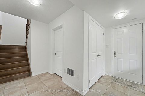 Photo 24 at 370 Timberland Gate, GO Glenorchy, Oakville